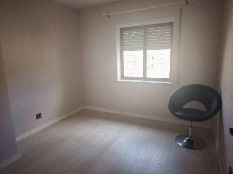 Apartamento T3 Monte de Caparica,Almada