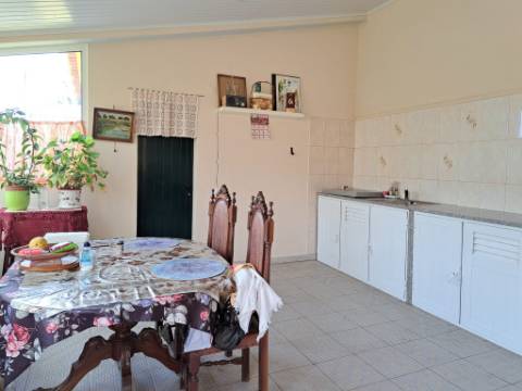 Moradia térrea T2 na Sobreda, Charneca de Caparica, Almada,