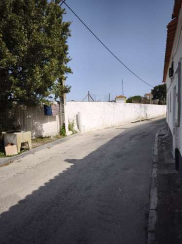 Terreno misto com viabilidade para construçõ de 5 moradias , no Coração de Coina
