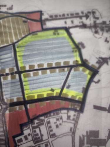 Quinta em Monte de Caparica,Almada, com lote de 23 497 m² ,perto de Universidade.