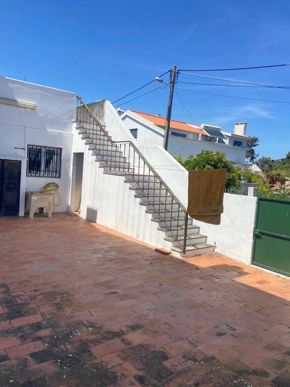 Moradia Isolada com Vista Mar , Capuchos |,Ideal para Hostel ou Investimento