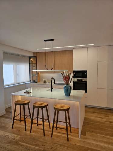 T3 remodelado no coração de Cascais,com garagem e arrecadação