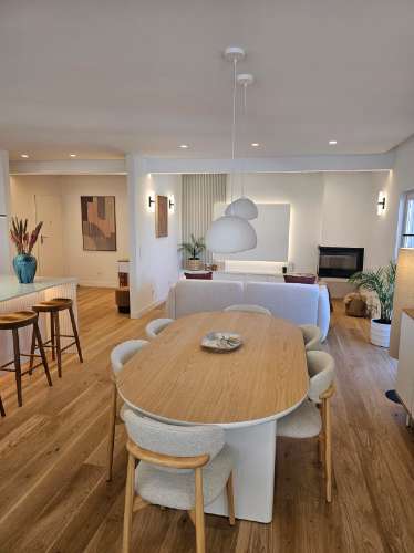 T3 remodelado no coração de Cascais,com garagem e arrecadação