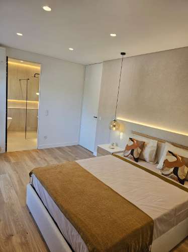 T3 remodelado no coração de Cascais,com garagem e arrecadação