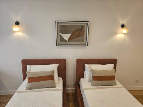 T3 remodelado no coração de Cascais,com garagem e arrecadação