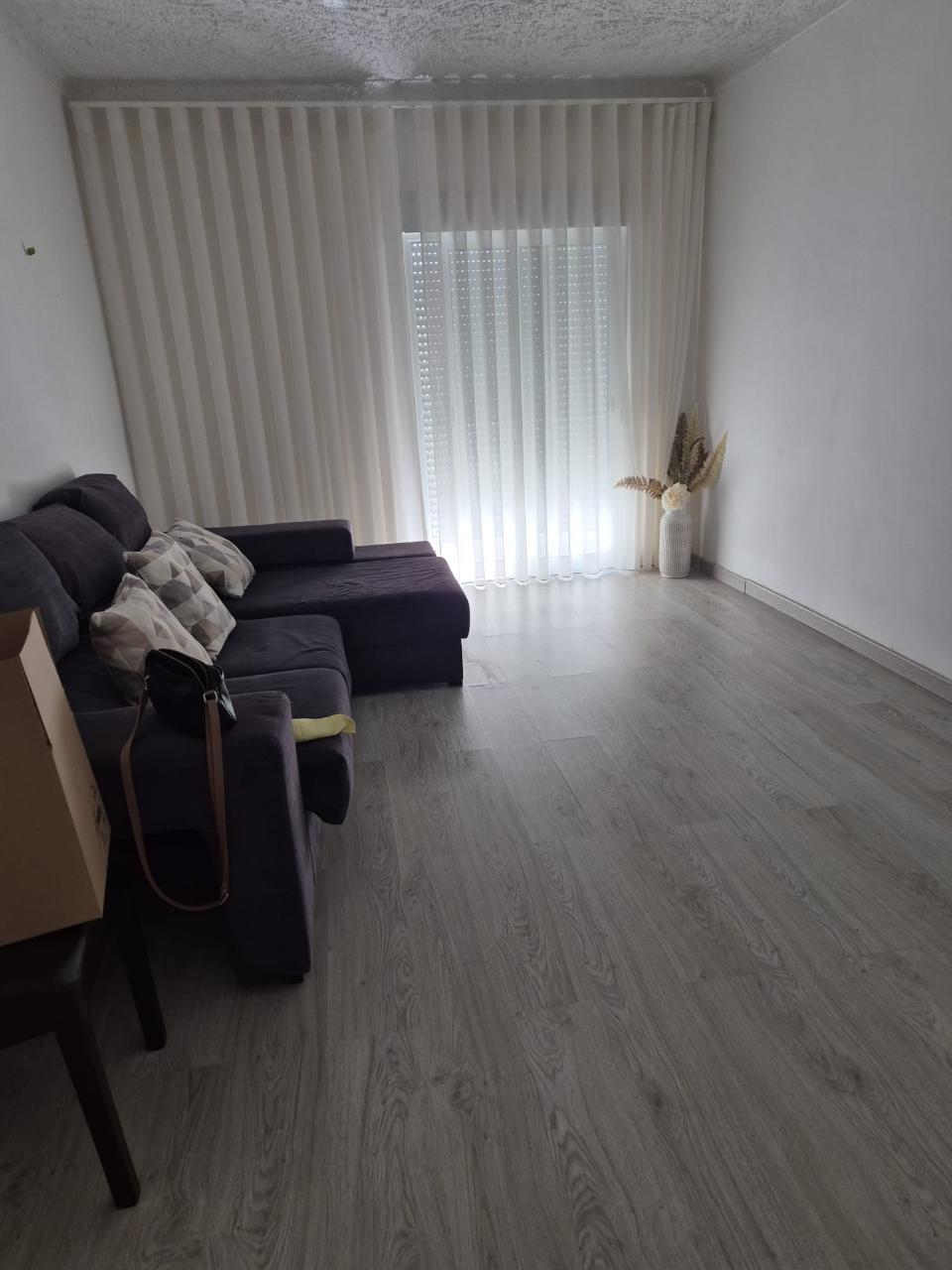 Apartamento T3 para Arrendar em Feijo, Almada
