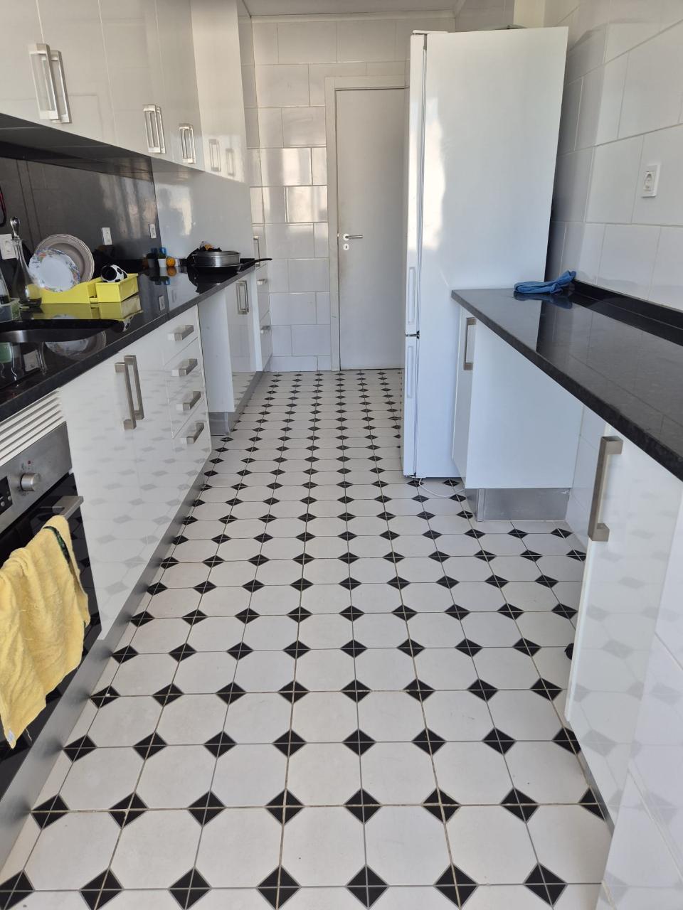 Apartamento T3 para Arrendar em Feijo, Almada
