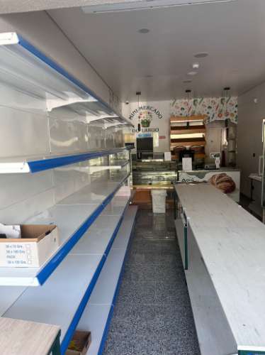 Espaço Comercial no Centro de Almada - Totalmente Equipado e Pronto a Funcionar