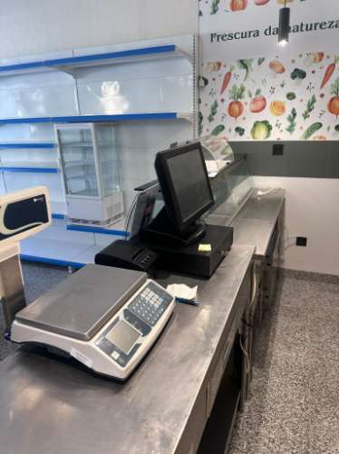 Espaço Comercial no Centro de Almada - Totalmente Equipado e Pronto a Funcionar