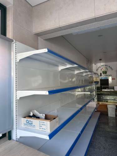 Espaço Comercial no Centro de Almada - Totalmente Equipado e Pronto a Funcionar