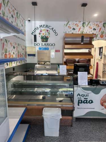 Espaço Comercial no Centro de Almada - Totalmente Equipado e Pronto a Funcionar