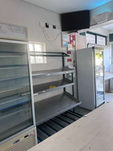 Espaço Comercial no Centro de Almada - Totalmente Equipado e Pronto a Funcionar