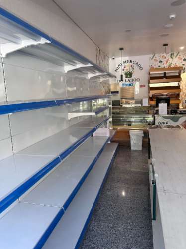 Espaço Comercial no Centro de Almada - Totalmente Equipado e Pronto a Funcionar