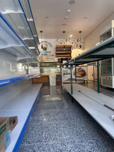 Espaço Comercial no Centro de Almada - Totalmente Equipado e Pronto a Funcionar