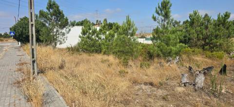 Terreno para construção , com 608 m2 de área total, na Quinta da Marquesa I e III,Quinta da Torre, Quinta do Anjo,Palmela.