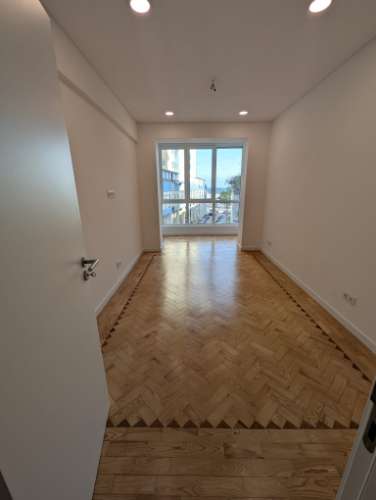 Apartamento T3 remodelado, em Almada,Cacilhas.