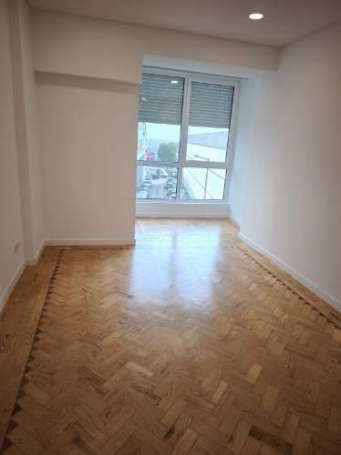 Apartamento T3 remodelado, em Almada,Cacilhas.