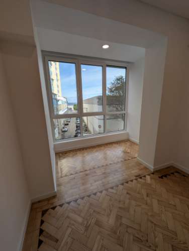 Apartamento T3 remodelado, em Almada,Cacilhas.