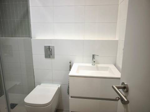 Apartamento T3 remodelado, em Almada,Cacilhas.