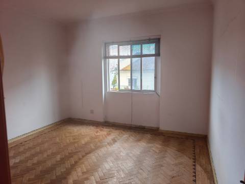 Apartamento T2 em Almada,