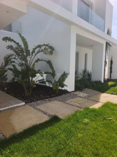 Moradia nova V4 , na Verdizela, Corroios.