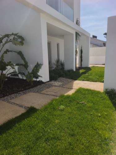 Moradia nova V4 , na Verdizela, Corroios.