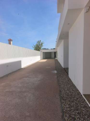 Moradia nova V4 , na Verdizela, Corroios.