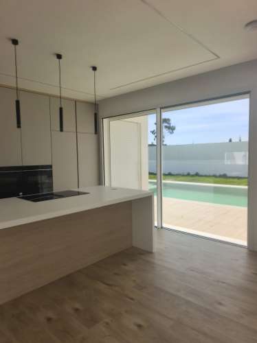 Moradia nova V4 , na Verdizela, Corroios.