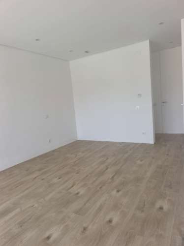 Moradia nova V4 , na Verdizela, Corroios.