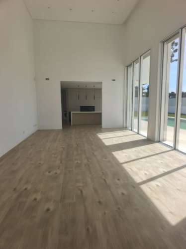 Moradia nova V4 , na Verdizela, Corroios.