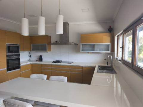 Moradia Isolada V4+3 na Verdizela - Entre o Mar e o Golfe