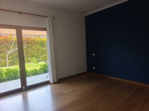 Moradia Isolada V4+3 na Verdizela - Entre o Mar e o Golfe