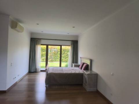 Moradia Isolada V4+3 na Verdizela - Entre o Mar e o Golfe