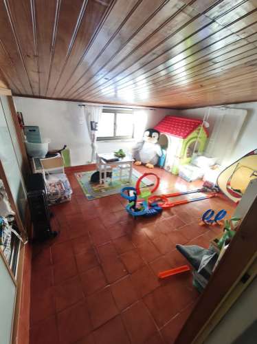 Excelente apartamento T2+2, localizado no Laranjeiro, na Rua Filipe Folque,