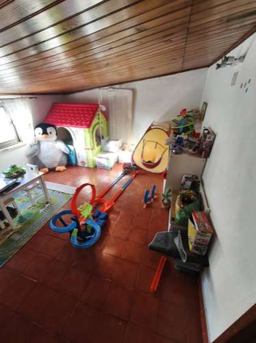 Excelente apartamento T2+2, localizado no Laranjeiro, na Rua Filipe Folque,