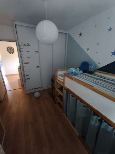 Excelente apartamento T2+2, localizado no Laranjeiro, na Rua Filipe Folque,