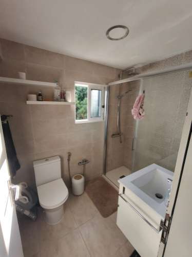 Excelente apartamento T2+2, localizado no Laranjeiro, na Rua Filipe Folque,