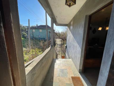 Moradia T4 em Chacim, Cabeceiras de Basto