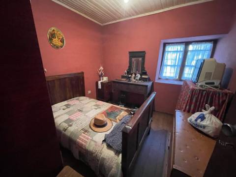 Moradia T4 em Chacim, Cabeceiras de Basto