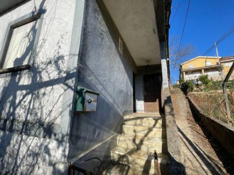 Moradia T4 em Chacim, Cabeceiras de Basto