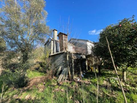 Moradia T4 em Chacim, Cabeceiras de Basto