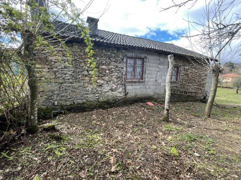 Moradia T4 em Chacim, Cabeceiras de Basto