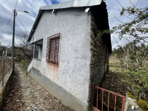 Moradia T4 em Chacim, Cabeceiras de Basto