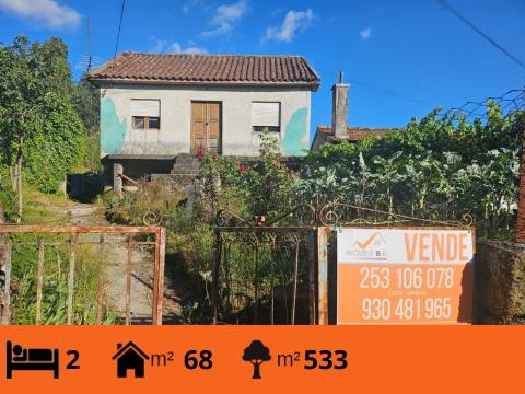 Moradia para restauro, lugar de Leiradas, Cabeceiras de Basto