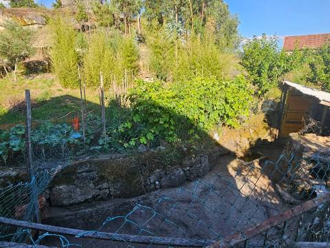 Moradia para restauro, lugar de Leiradas, Cabeceiras de Basto