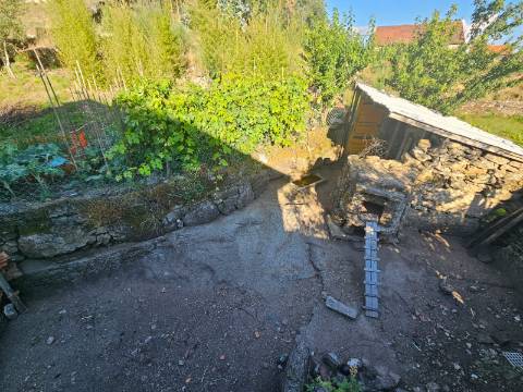Moradia para restauro, lugar de Leiradas, Cabeceiras de Basto