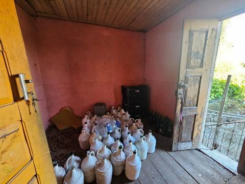 Moradia para restauro, lugar de Leiradas, Cabeceiras de Basto