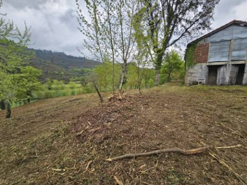 Quintinha próxima a área de lazer e rio de Sta Senhorinha (Basto), Cabeceiras de Basto