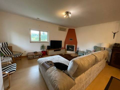 Moradia T4 em Outeiro, Cabeceiras de Basto