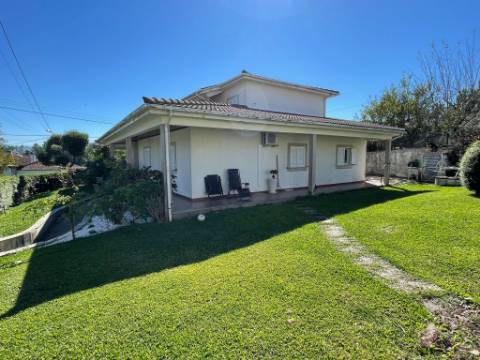 Moradia T4 em Outeiro, Cabeceiras de Basto